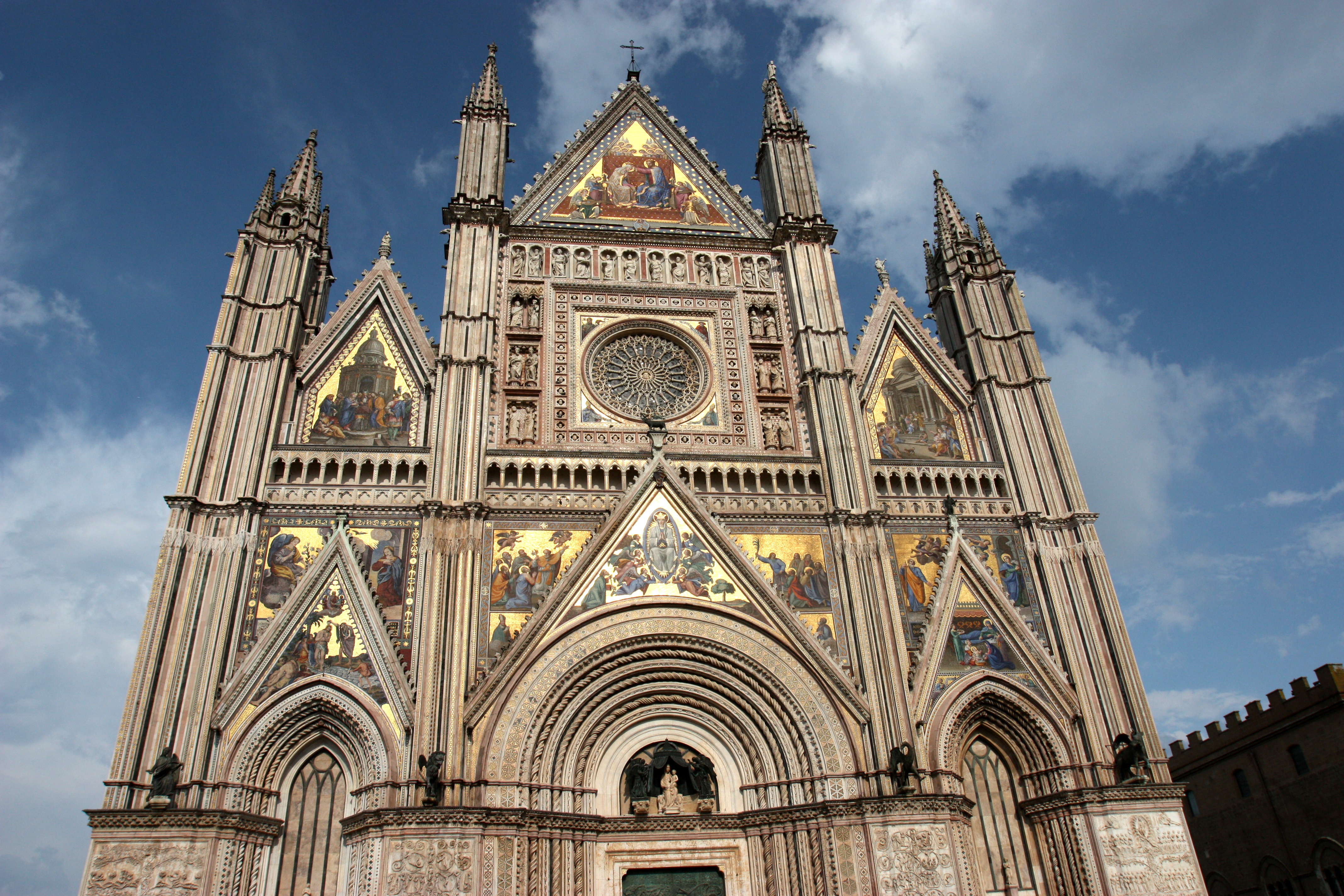 Orvieto_DuomoFacade.jpg