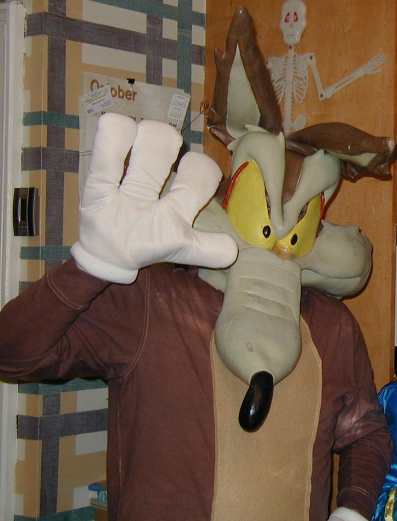 wile_e__coyote_halloween___07_by_wilee2005.jpg